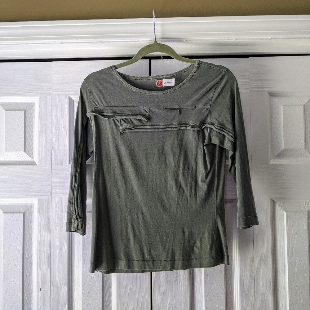 3/4 sleeve t-shirt
